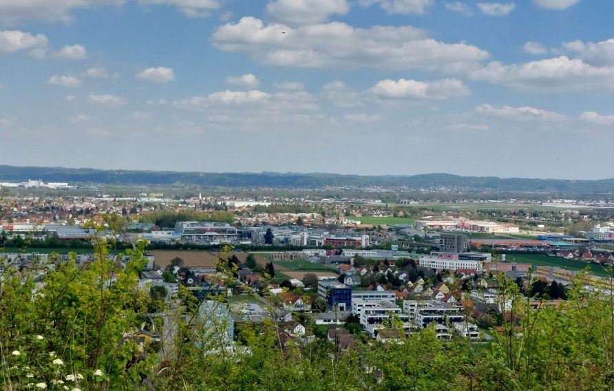 Das Grazer Stadtgebiet von oben (Symbol für den Immobilienbegriff Vorbehaltsfläche)