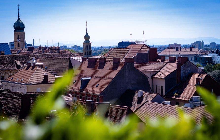 Stadt Graz von oben als Symbol für die Wohnbauförderung in der Steiermark